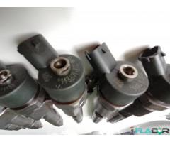 0445110021 8200238528 Bosch Injector Opel Movano Vivaro/ Renault Laguna Master Trafic 1.9