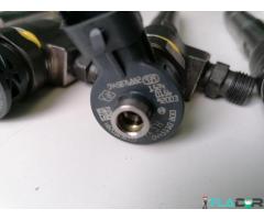 0445110800 H8201636333 166007427R 0445876882 Injector Dacia/Renault /Nissan/ Mercedes 1.5 dCi