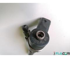 0445110087 8200101135 93167533 7701473631 Injector Nissan Opel Renault 2.5 dCi