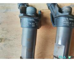 0445116009 0445116053 23670-33050 Bosch Injector Toyota Auris Corolla IQ Verso S Yaris 1.4 D-4D