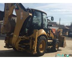 Inchiriez Buldoexcavator cu atasamente diverse