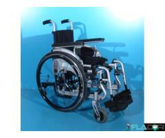 Scaun cu rotile din aluminiu